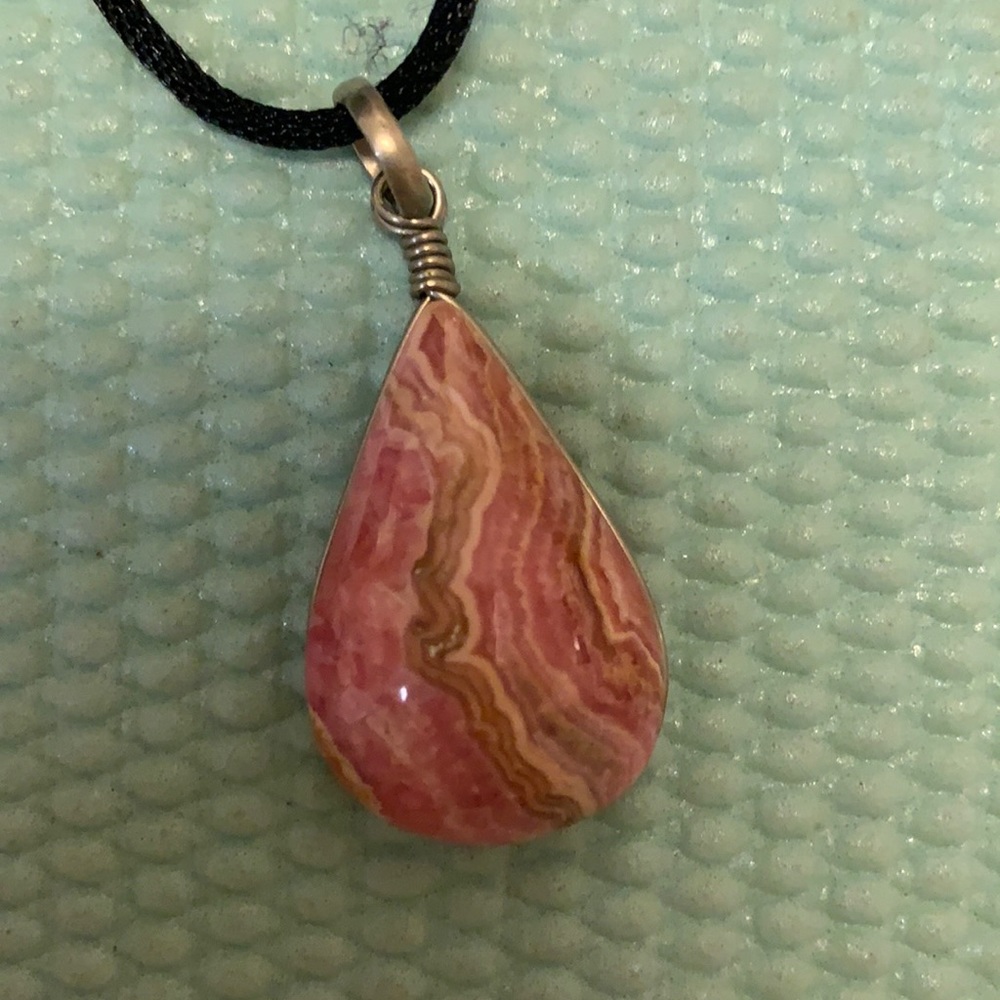 NWOT Pink Stone bracelet